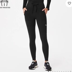 Figs Black Pocketed Performance Leggings